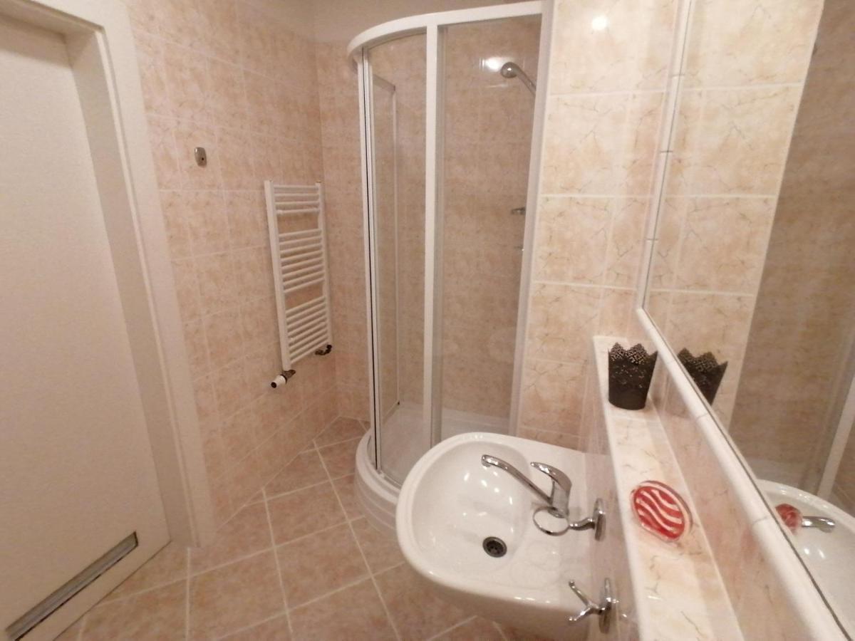 Hotel 28 Jaroměř Extérieur photo