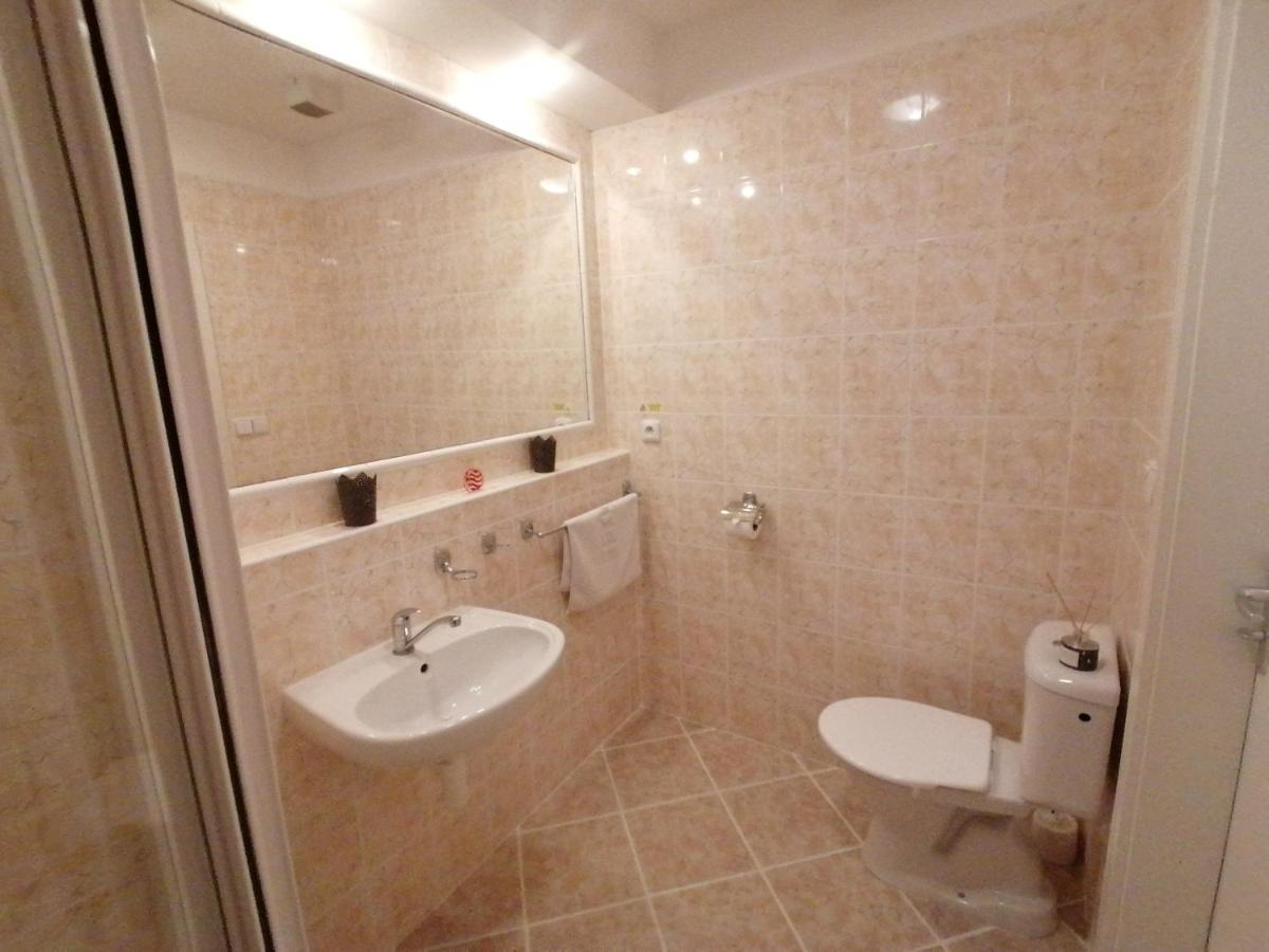Hotel 28 Jaroměř Extérieur photo
