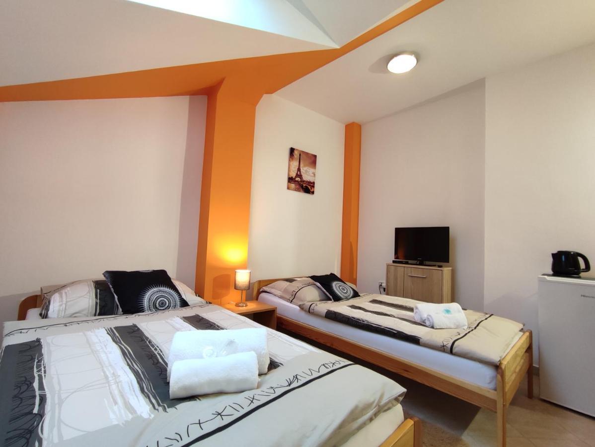 Hotel 28 Jaroměř Extérieur photo