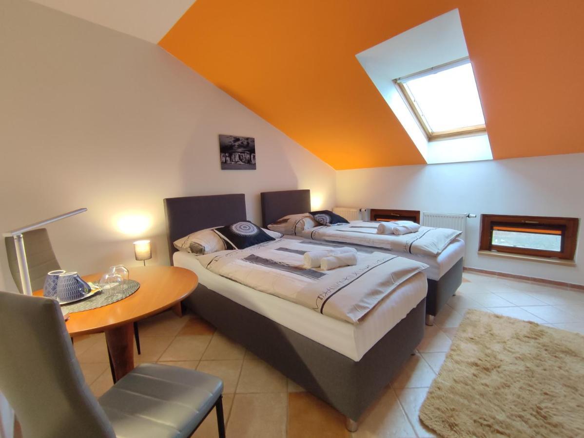 Hotel 28 Jaroměř Extérieur photo